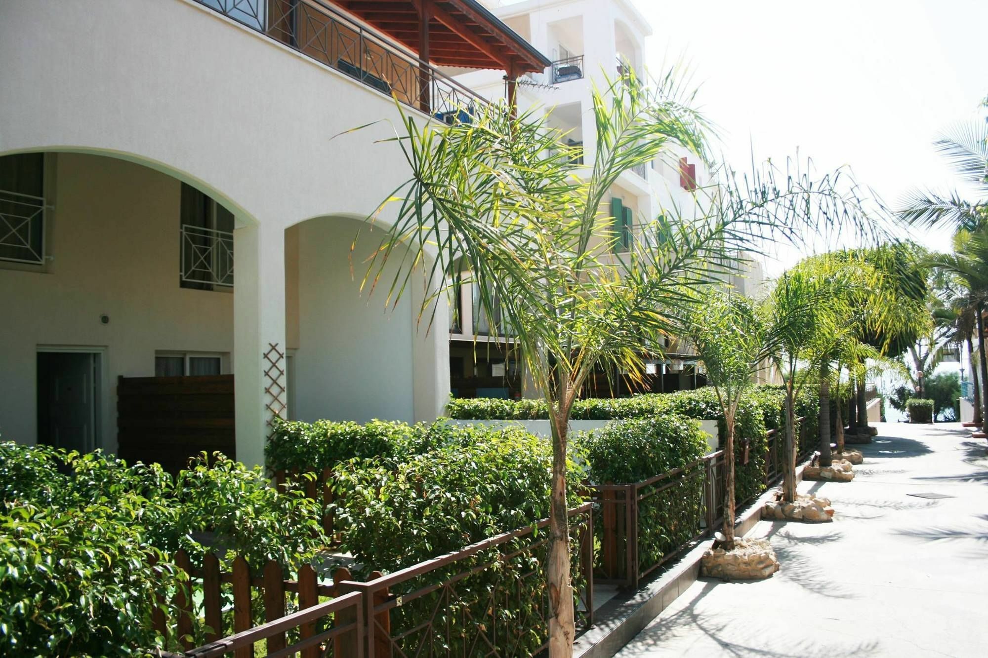 Sunrise Arches Apartments Limassol Extérieur photo